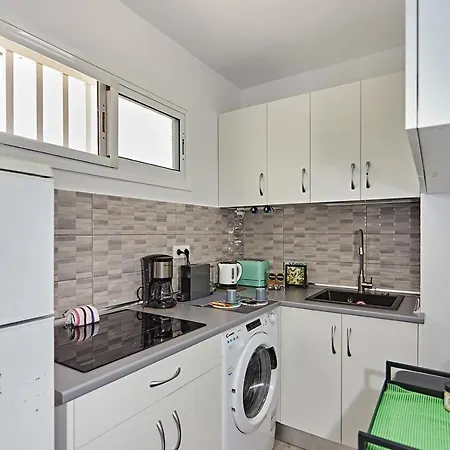 Parrot's House- Yumbo Center Apartament *
