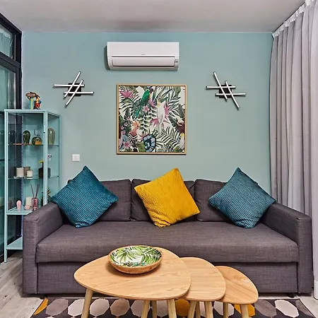 Parrot's House- Yumbo Center Плайя-дель-Инглес